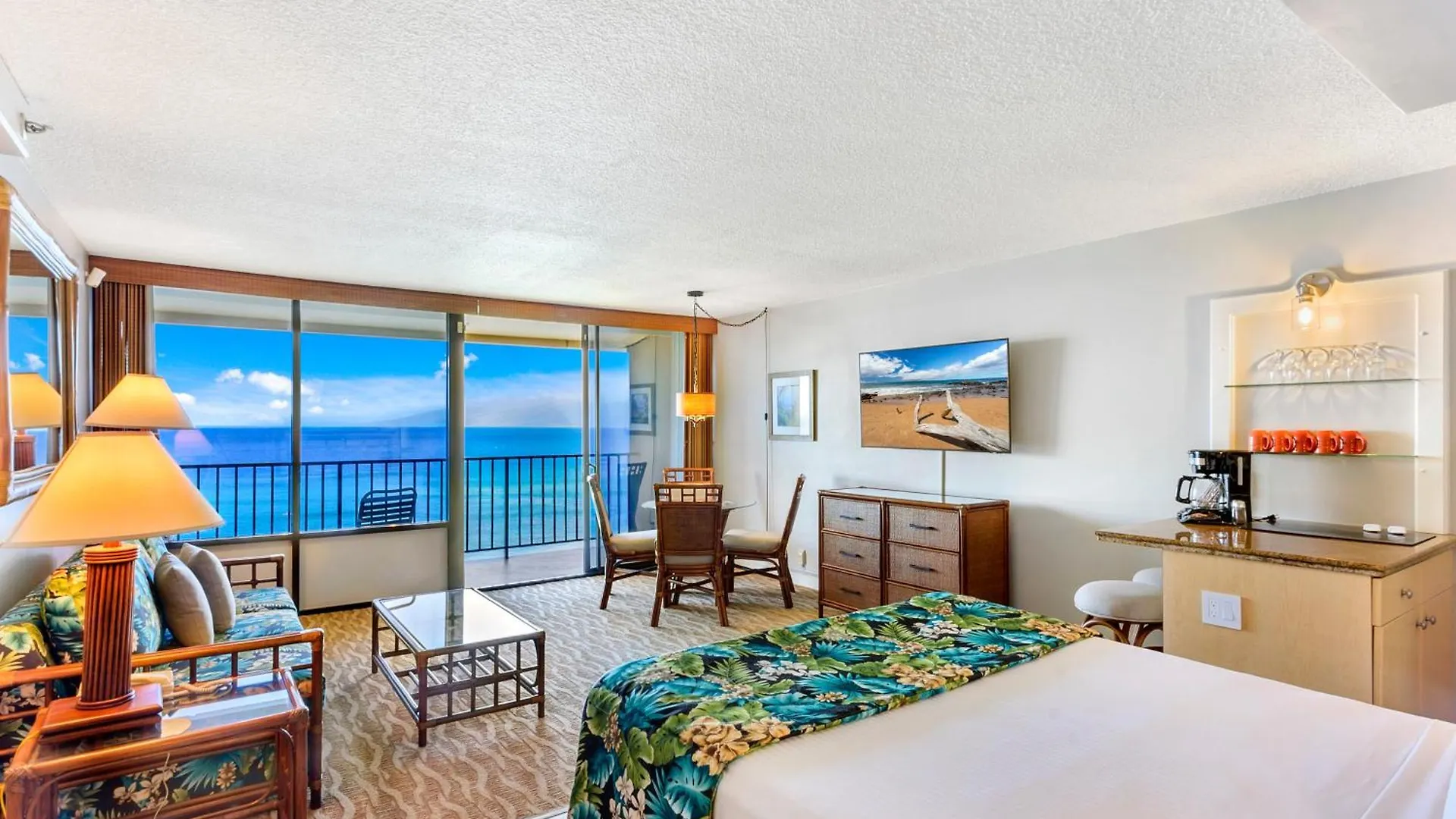 Kahana Beach Vacation Club Lahaina 3*,